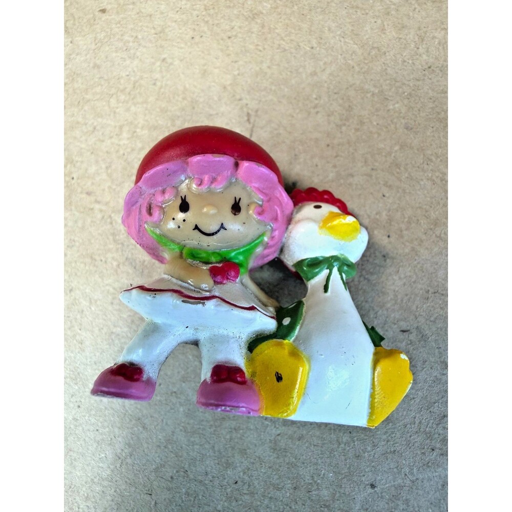 Vintage 1982 Strawberry Shortcake PVC Miniature: Cherry Cuddler with Gooseberry - Picture 6 of 10